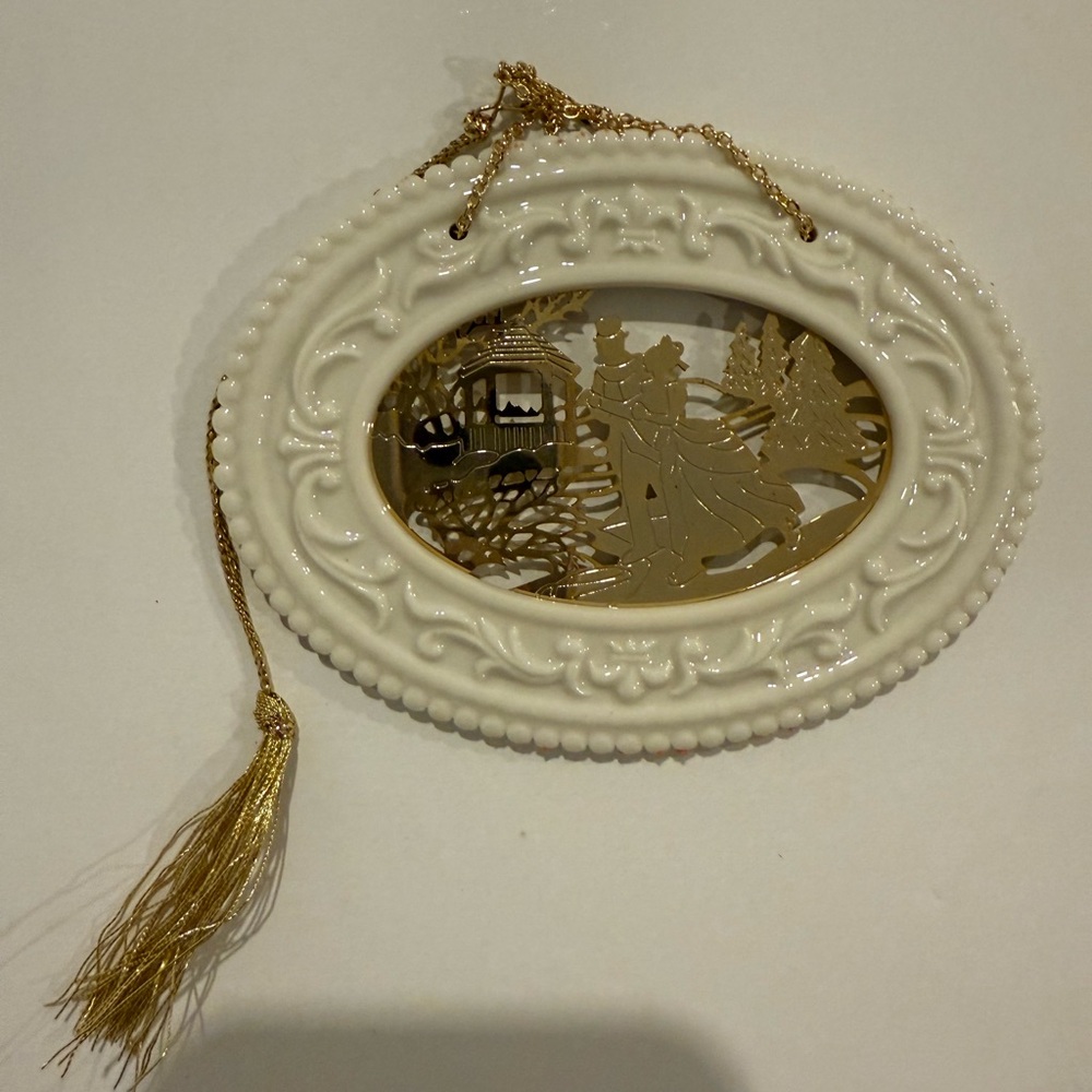 Lenox‎ Gold and White Ornament New in box